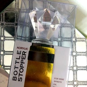 Diamond bottle stopper!NEW IN BOX!